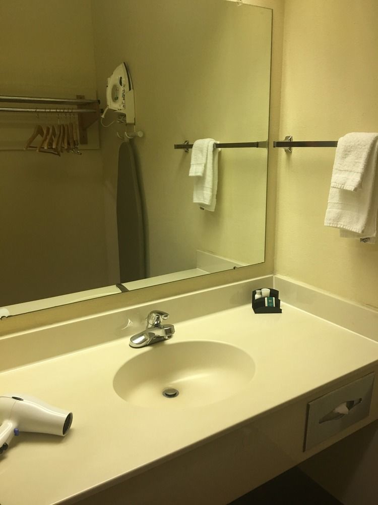 University Inn Duke Дарем Экстерьер фото