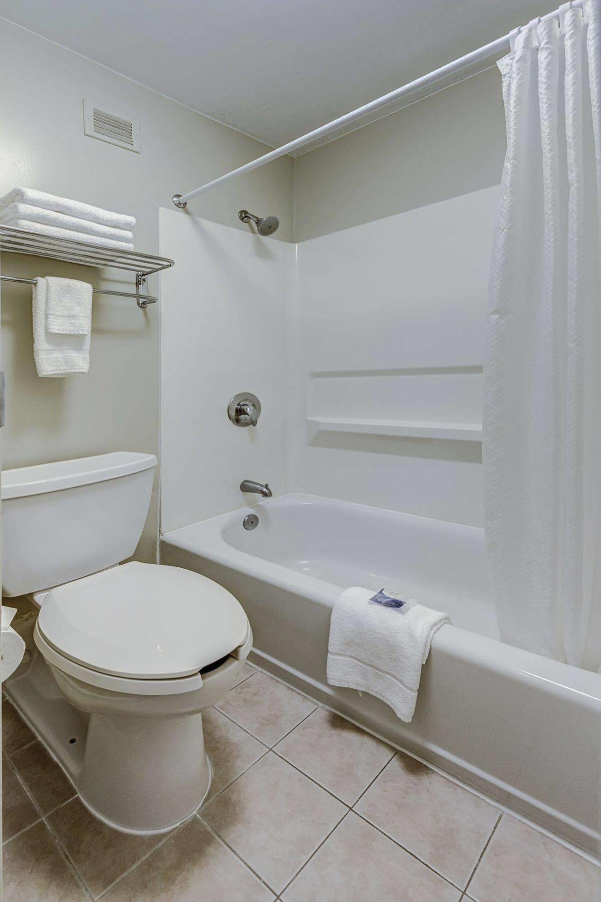 University Inn Duke Дарем Экстерьер фото