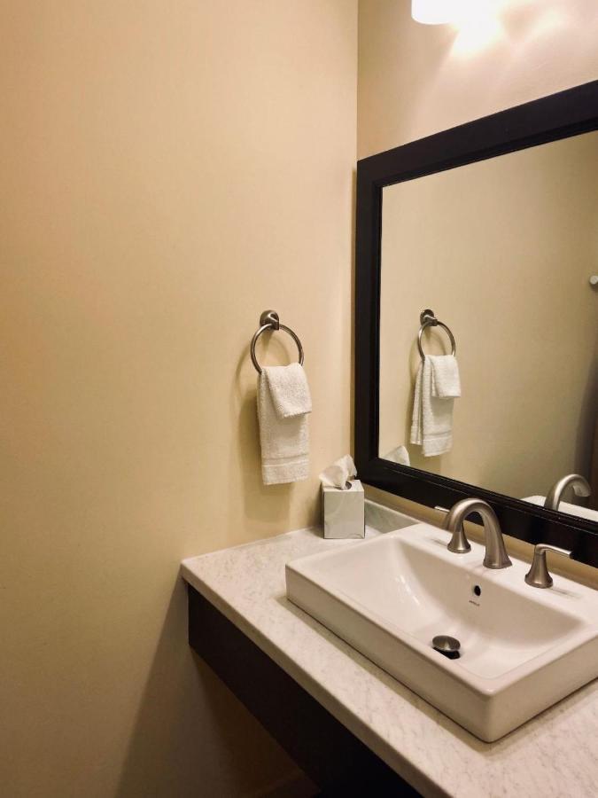 University Inn Duke Дарем Экстерьер фото